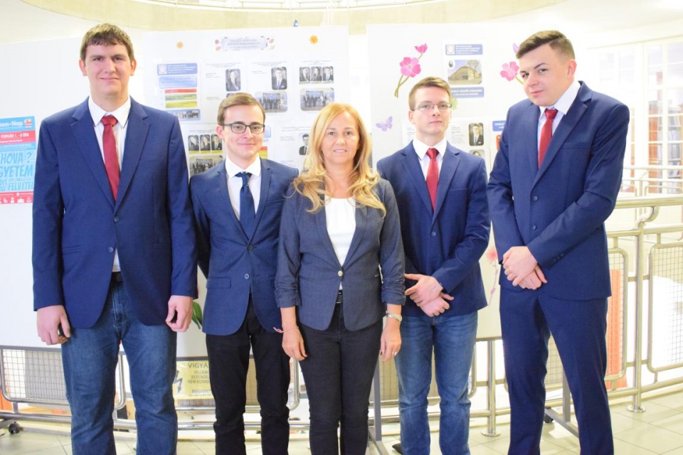 A Bolyai Matematika Csapatverseny országos döntőjébe bejutott a Széchenyi csapata