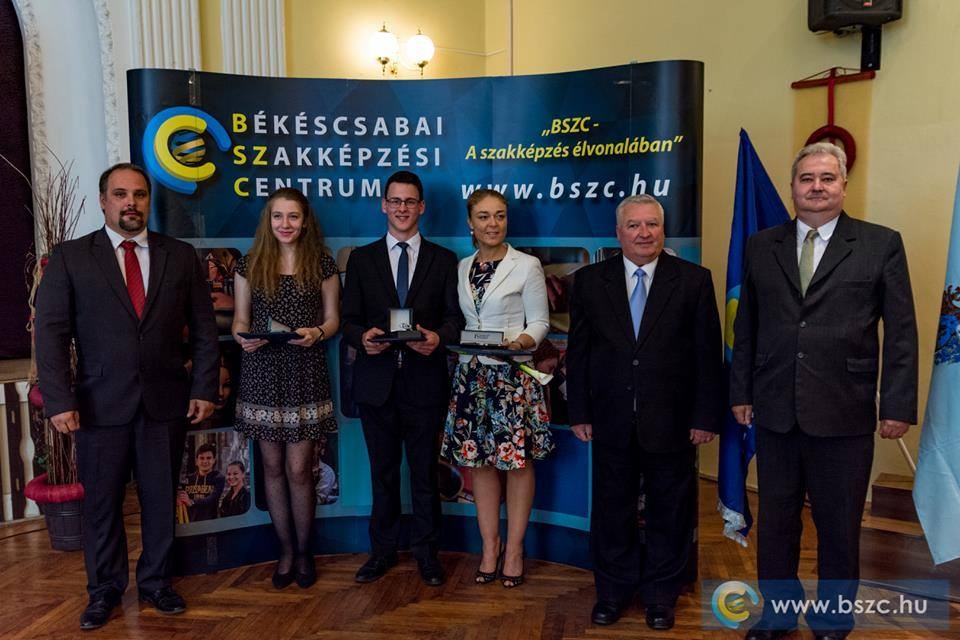 Díjátadó ünnepségen vehették át a főigazgatói elismeréseket a Széchenyi tanulói
