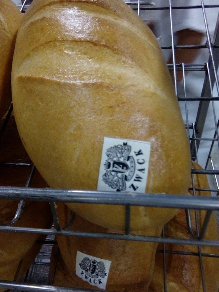 Elkészült az első zwackos kenyér