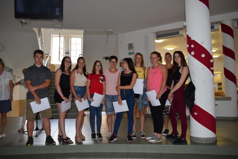 Diákok jutalmazása a Széchenyi Iskolagyűlésén